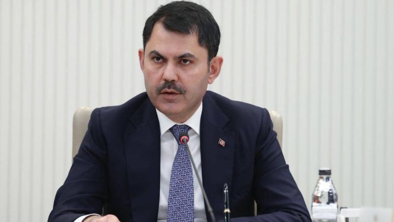 Murat Kurum, İzmir'deki ağaç kesimine tepki gösterdi