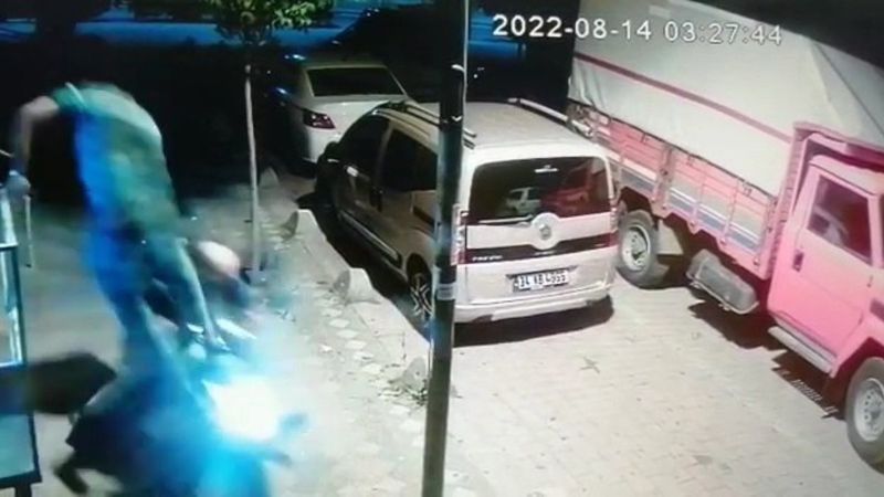 İstanbul'da kuryenin hırsıza uçarak müdahale ettiği o anlar