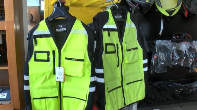 Motosiklet, bisiklet ve scooter sürücülerine reflektif yelek zorunluluğu