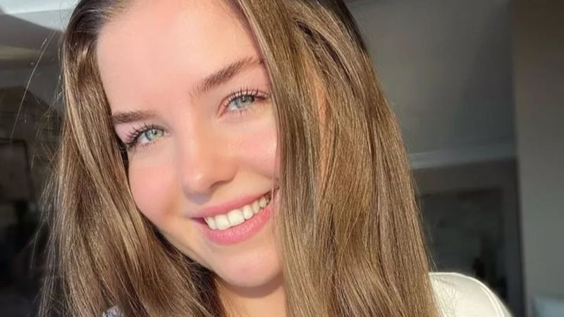 Gizem Güven kasığına kadar dekolte giydi! Süper mini elbisesiyle tozu dumana kattı