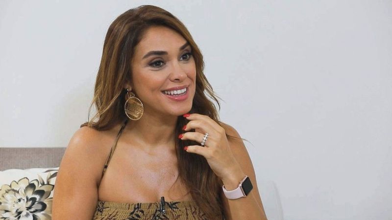 Zuhal Topal bikinisiyle zıplayarak poz verdi! 