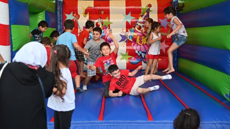 Bursa Büyükşehir Belediyesi, ToyMobil Park projesi ile eğlenceyi çocuklarla buluşturdu