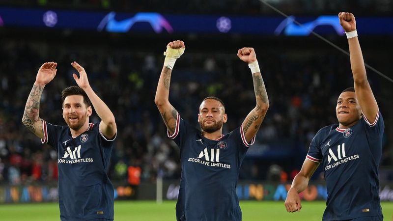 Mbappe, Neymar'dan sonra Messi'ye de kafayı taktı