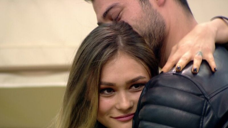 Kısmetse Olur'un Hazal'ı Ayça'nın eski aşkı Halil'le beraber! 'Emre'nin başı tamamen koptu'