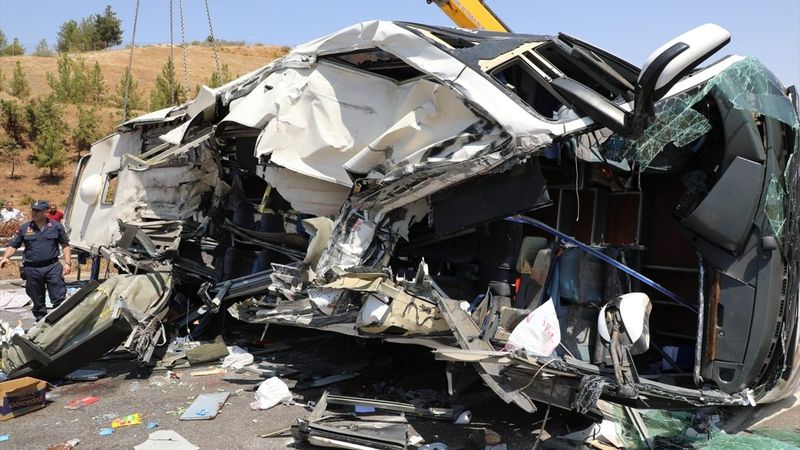 Gaziantep'te yaşanan kazanın boyutunu gösteren kareler