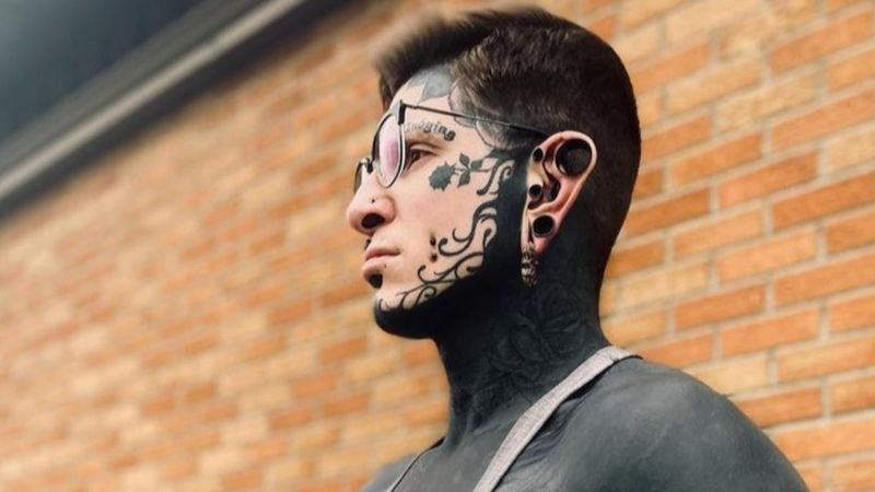 Kanadalı Remy, 13 yıldır dövme yaptırıyor