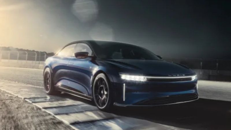 Tesla'nın tahtını sallayan elektrikli otomobil: Lucid Air Sapphire