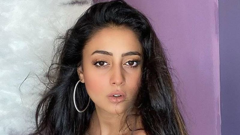 Solmaz Çiros kalça dansıyla yürek hoplattı! 'Açılıp saçıldın iyice'