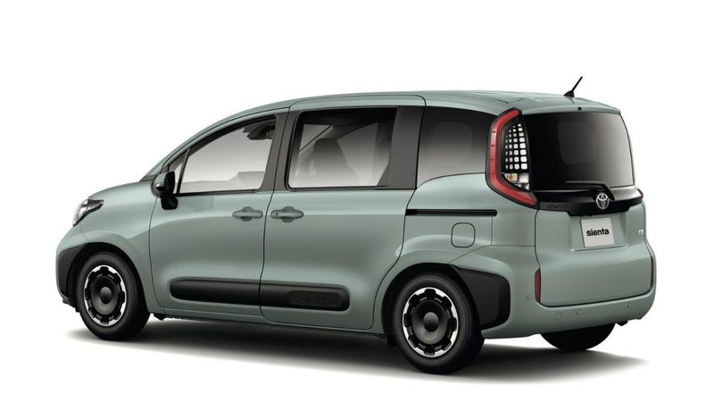 Yeni Toyota Sienta tanıtıldı: İşte fiyatı ve özellikleri