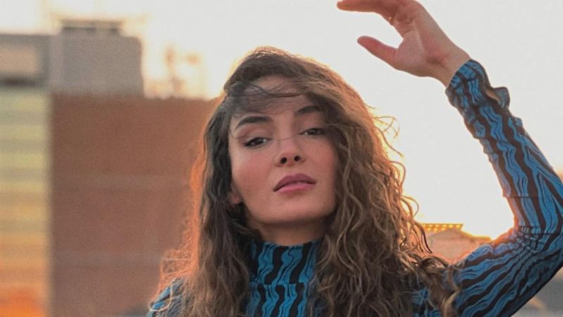 Ebru Şahin yeşil bikinisiyle olay yarattı...'Deniz kızı gibisin'