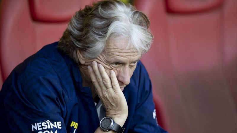 Jorge Jesus'tan futbolculara eleştiri