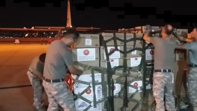 Türkiye'nin Pakistan'a yardımları sürüyor