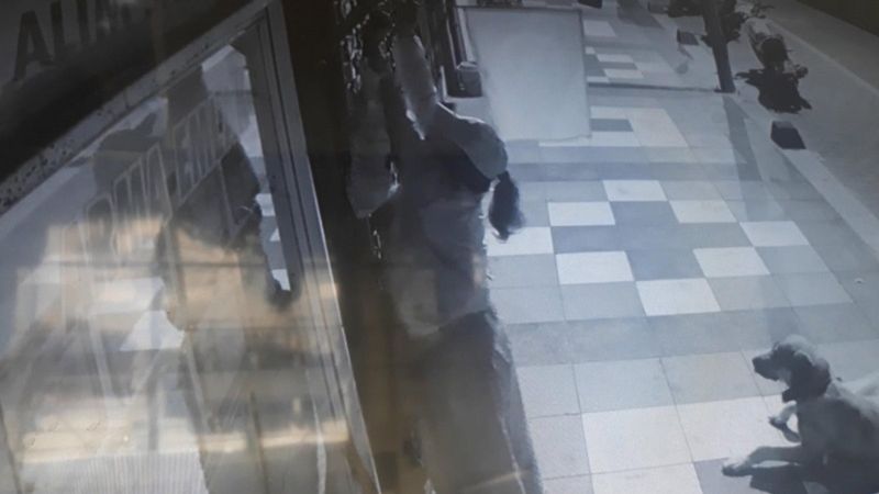 Balıkesir'de tarih öğretmeninin takdir toplayan bayrak hassasiyeti