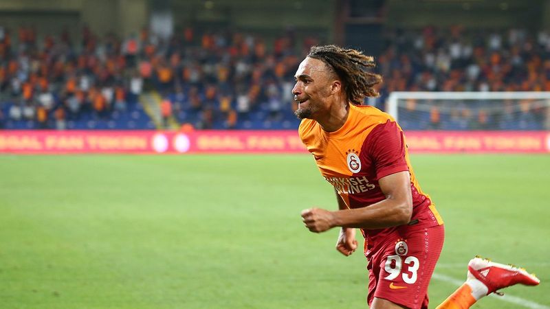 Sacha Boey, Galatasaray'da kalıyor