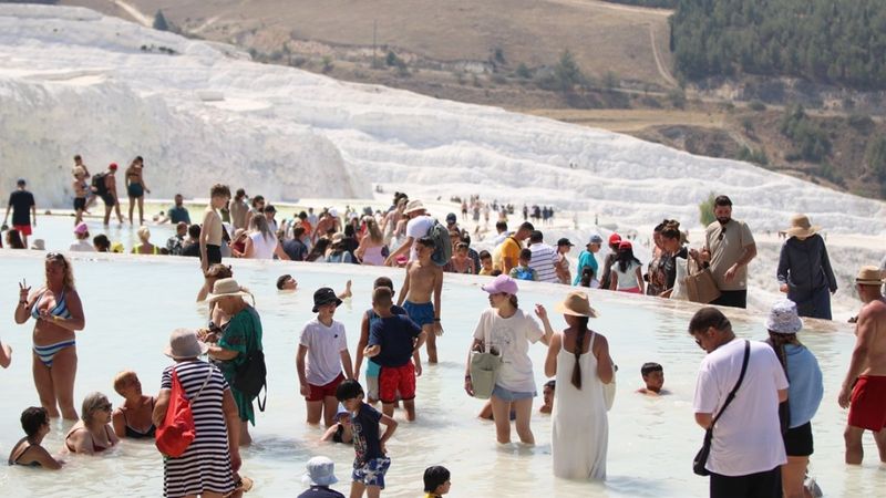 Pamukkale'yi ilk 8 ayda 1 milyon kişi ziyaret etti