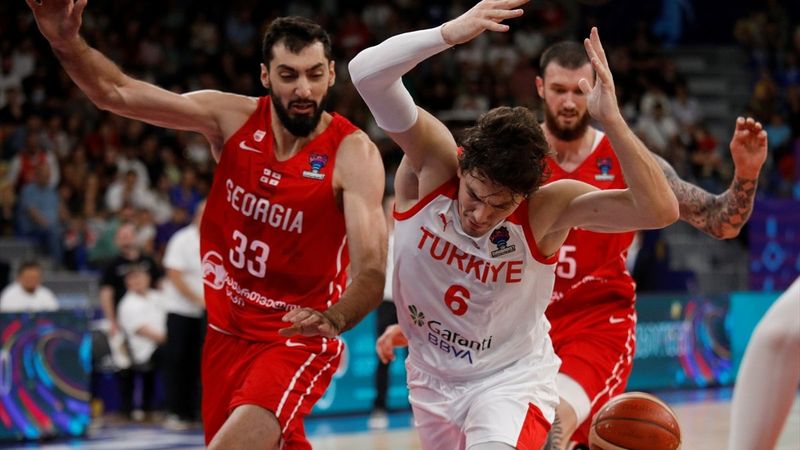 12 Dev Adam Gürcistan'a yenildi