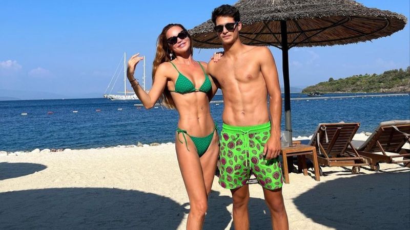 Ebru Şallı 18 yaşındaki oğlu Beren Tan'la poz verdi