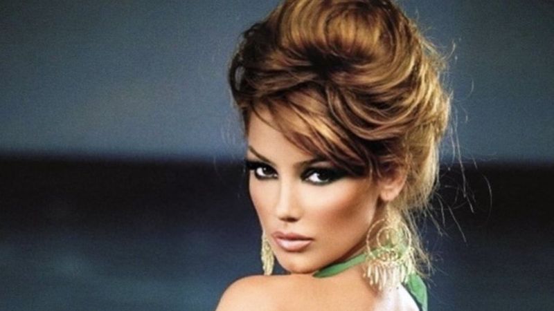 Petek Dinçöz öyle bir filtre kullandı ki... 'Ağzın bir yanda yüzün bir yanda'