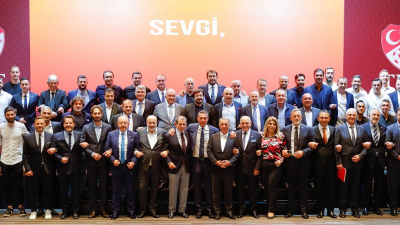 Futbol camiasından aynı karede beraberlik mesajı