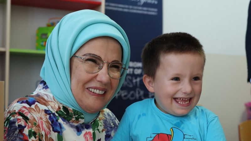 Emine Erdoğan, Saraybosna'da özel gereksinimli çocuklarla bir araya geldi