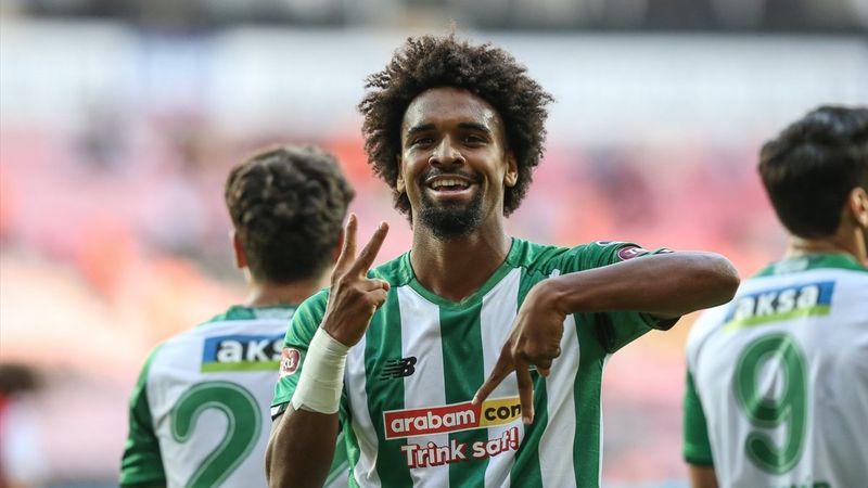 Konyaspor 3 puanı tek golle aldı