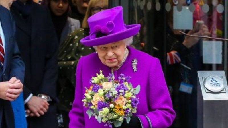 Vakanüvis, İngiltere Kraliçesi II. Elizabeth’in bilinmeyenlerini yazdı