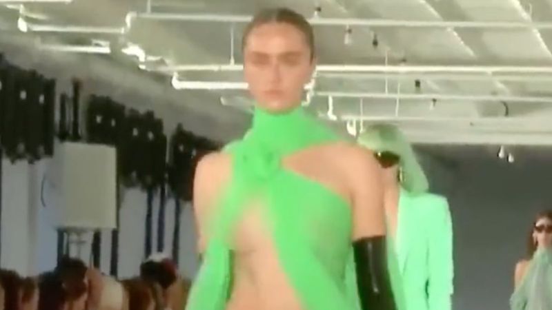 ABD Başkan Yardımcısı Harris'in üvey kızından derin dekolte