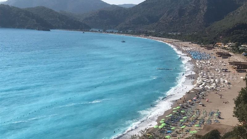 Fethiye’de denizin rengi turkuaza döndü