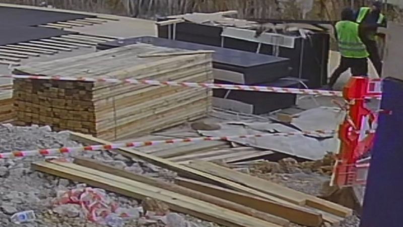 Maltepe'de, işçi kılığına girip inşaattan hırsızlık yaptılar