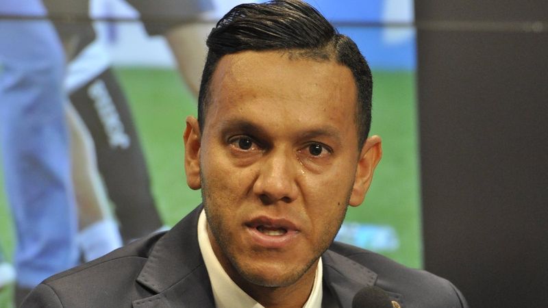 Josef de Souza ilk 11'e dönüyor