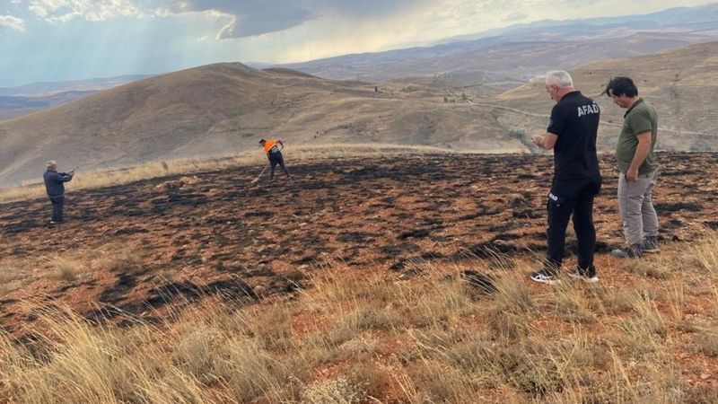 Bayburt'ta sigara izmariti 45 dönümlük alanı kül etti