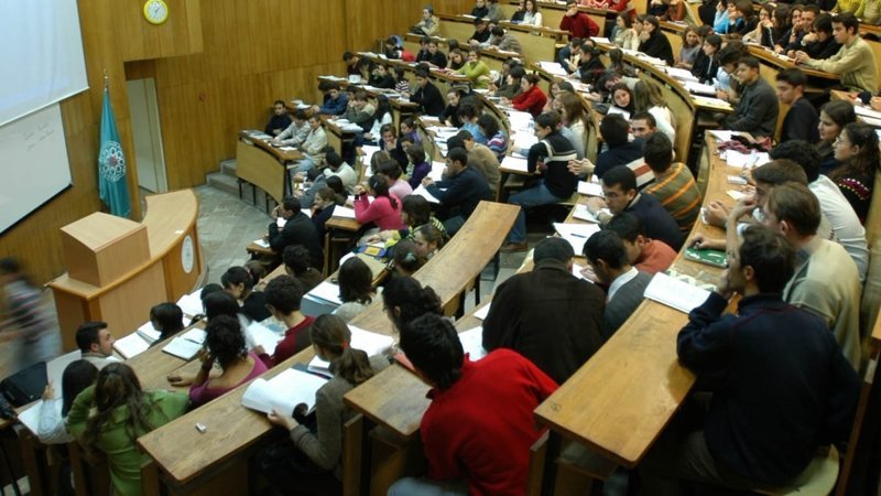 Yükseköğretime kayıtlı öğrenci sayısı 8 milyonu geçti