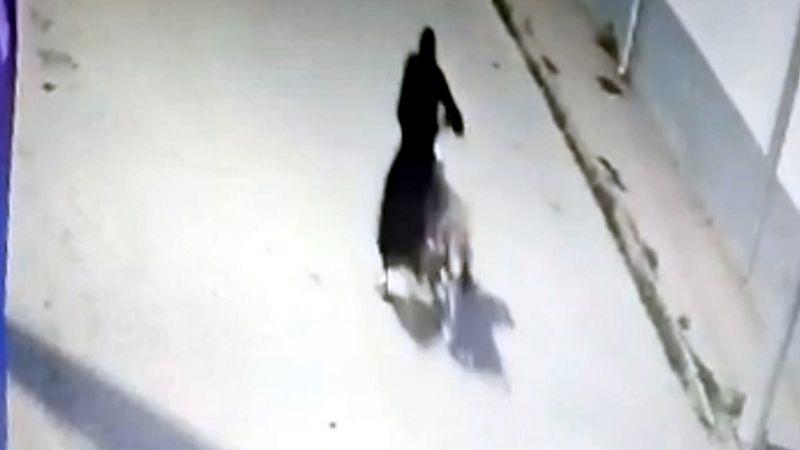 Afyonkarahisar'da kadın kıyafeti giyen erkek hırsız kamerada