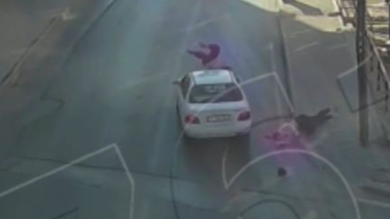 Niğde'de otomobilin çarptığı kadın metrelerce sürüklendi