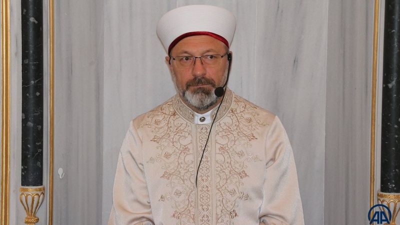 Diyanet İşleri Başkanı Erbaş, Japonya'da cuma hutbesi irad etti