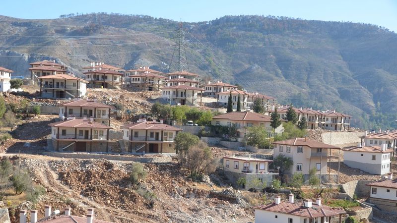 Antalya'da orman yangını sonrası yeni bir köy inşa edildi