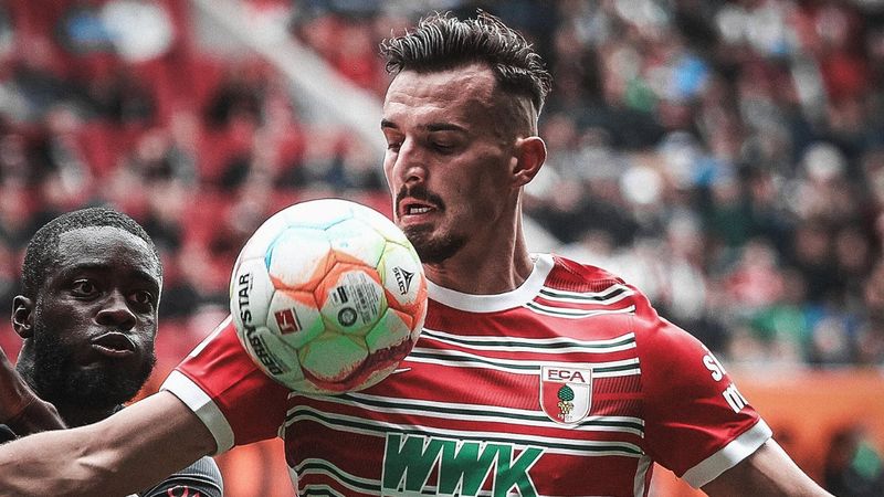 Augsburg, Bayern Münih'i Berisha'nın golüyle mağlup etti