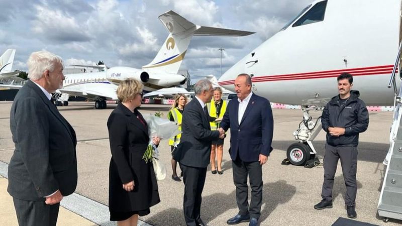 Mevlüt Çavuşoğlu Kraliçe'nin cenaze töreni için İngiltere’de