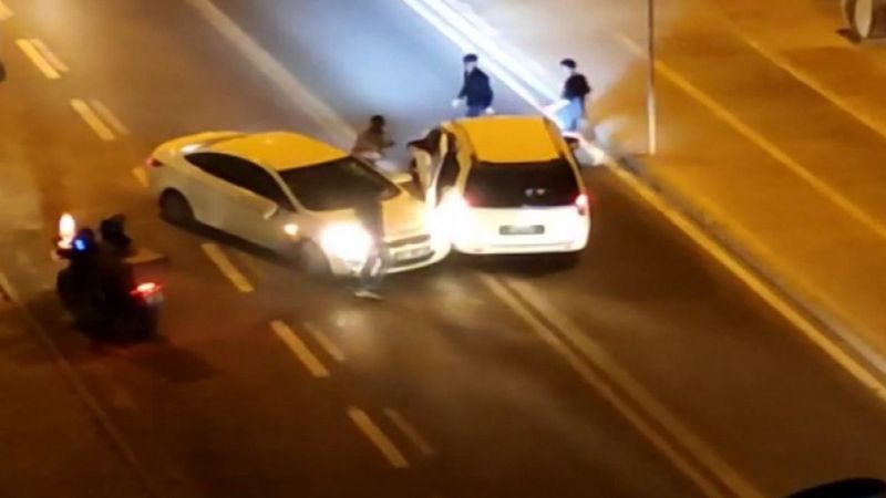 Beylikdüzü'nde kardeşine laf atanları sopayla kovaladı