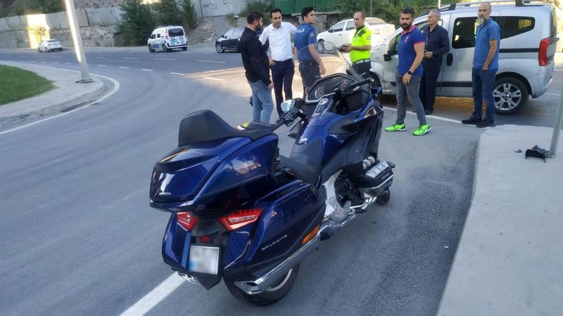 Acun Ilıcalı trafik kazası geçirdi