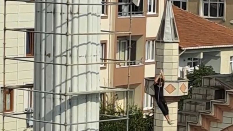 İstanbul’da 'pes' dedirten minare yenileme anları kamerada