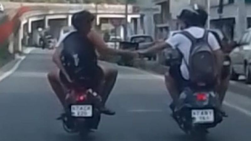 Zonguldak'ta motosikletlilerin tehlikeli yolculuğu kamerada