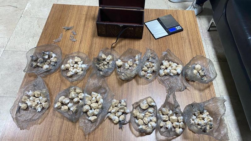 Eyüpsultan’da, bagajdan 1 kilogram uyuşturucu çıktı