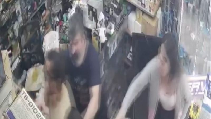 Kocaeli'de tente kumandası yüzünden tamirciyi dövdüler