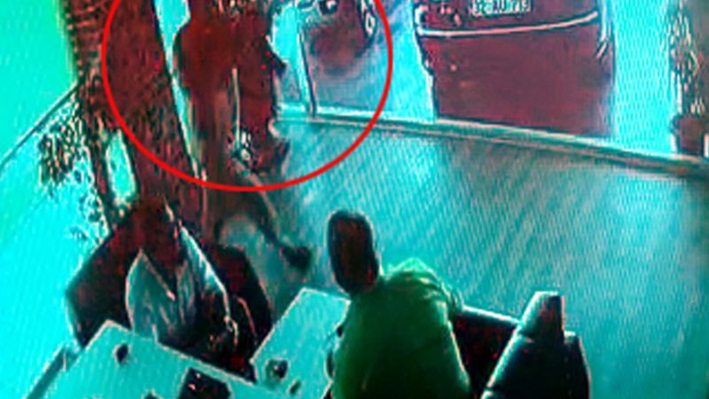 Antalya'da husumetlisini tüfekle kovalayan adam, olay yerinden kaçtı