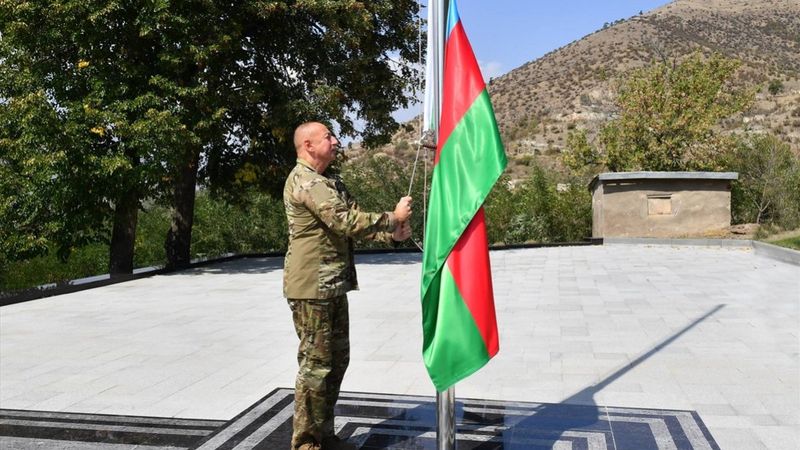Azerbaycan Cumhurbaşkanı İlham Aliyev, işgalden kurtarılan Laçın'ı ziyaret etti