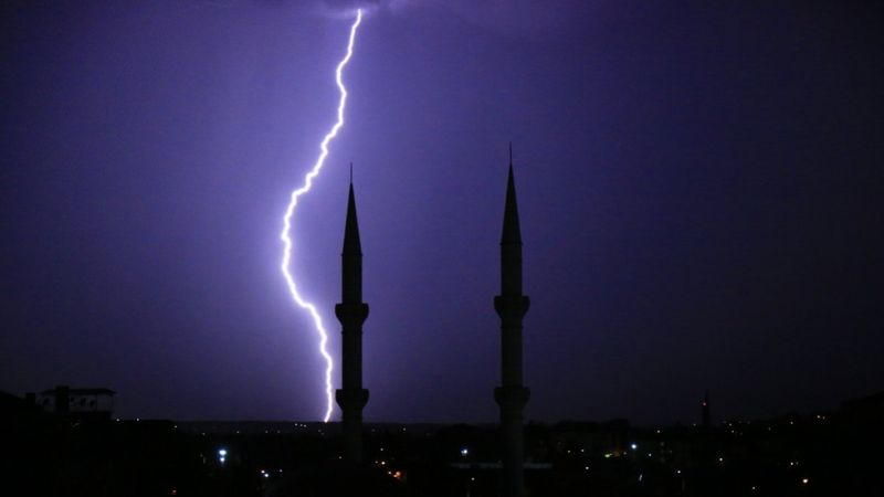 Malatya'da şimşekli gece