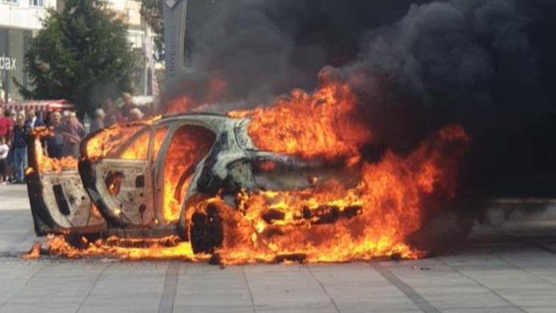 Tekirdağ'da haciz gelen arabasını yaktı