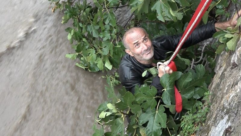 Bursa'da dere yükseldi ortalık can pazarı oldu