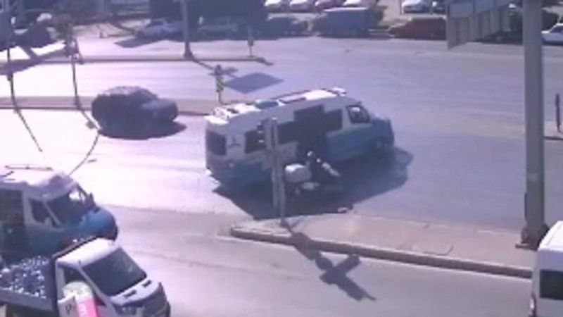 İzmir'de 16 kişinin yaralandığı kaza kamerada